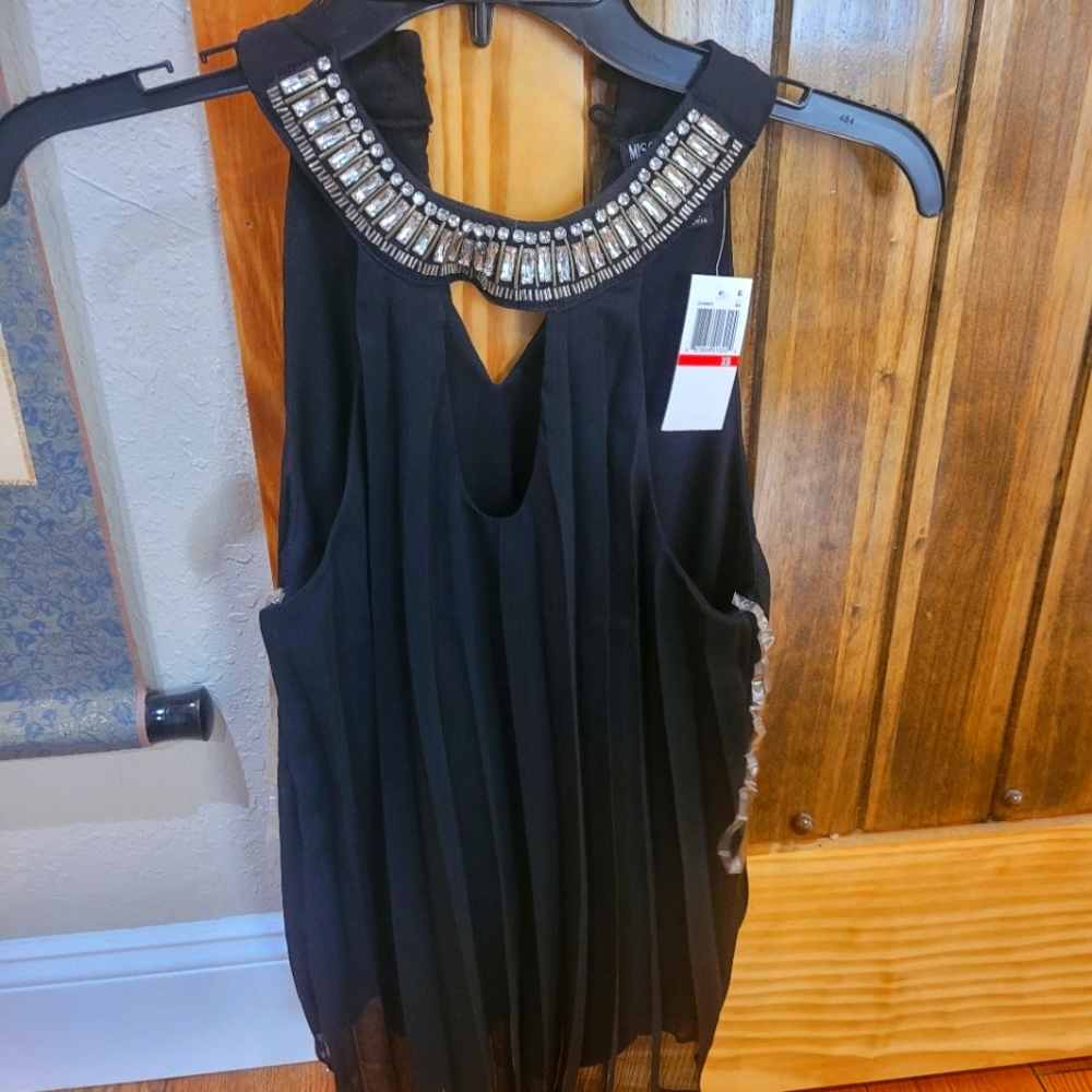 NWT - Beautiful blouse tank